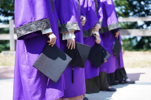 Les avantages d'un double diplôme en grande école